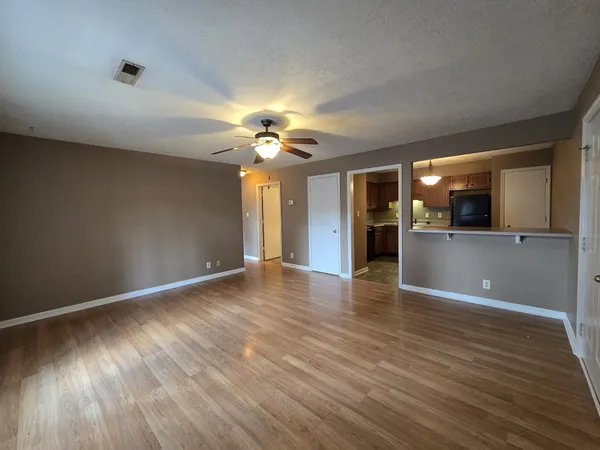 $925 | 277 Dunbar Cave Road, Unit E, Clarksville, TN 37043