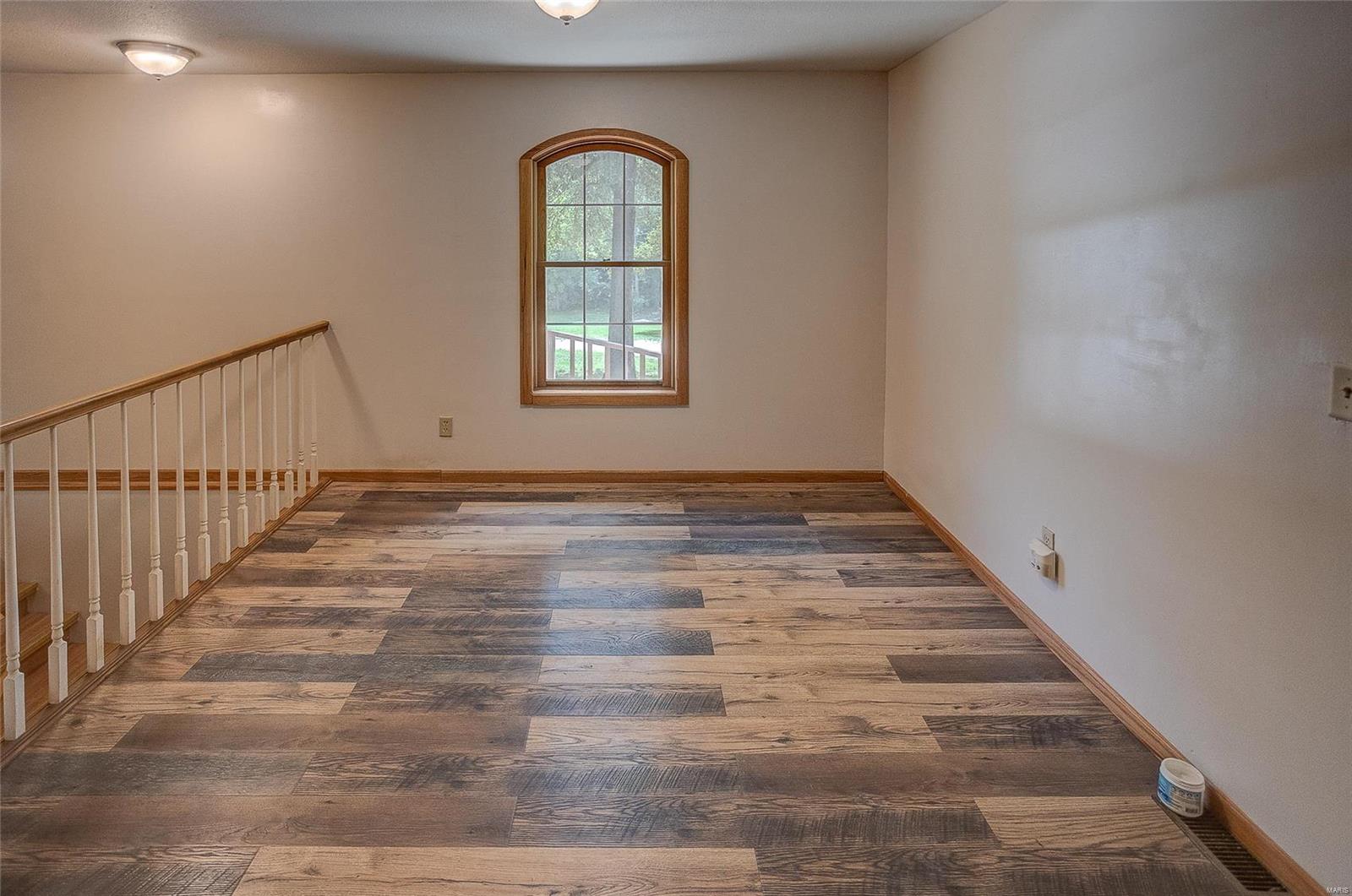 8668 Pin Oak Road Edwardsville, IL 62025 - Photo 14 of 40 Gallery Image 14
