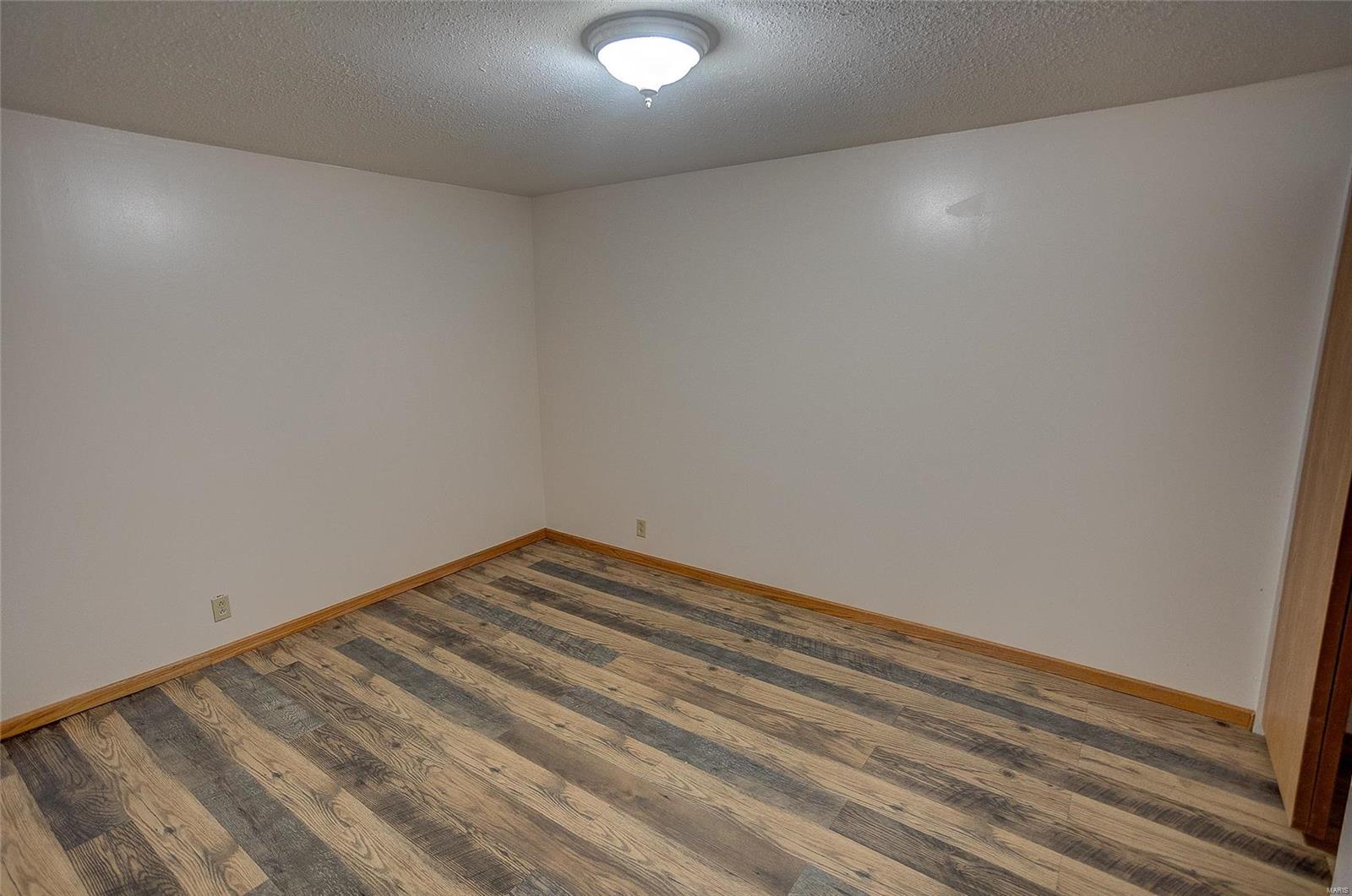 8668 Pin Oak Road Edwardsville, IL 62025 - Photo 17 of 40 Gallery Image 17
