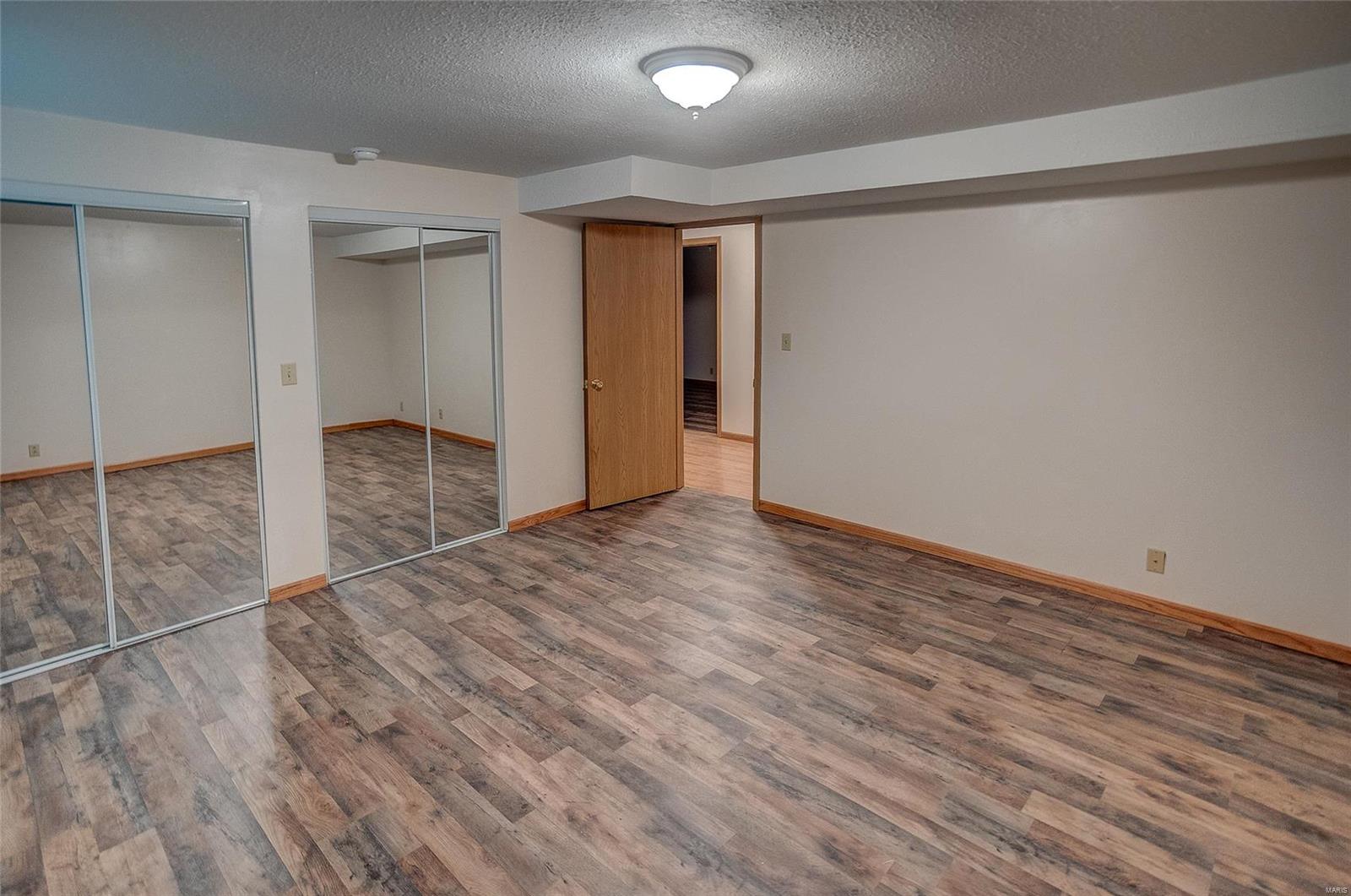 8668 Pin Oak Road Edwardsville, IL 62025 - Photo 20 of 40 Gallery Image 20