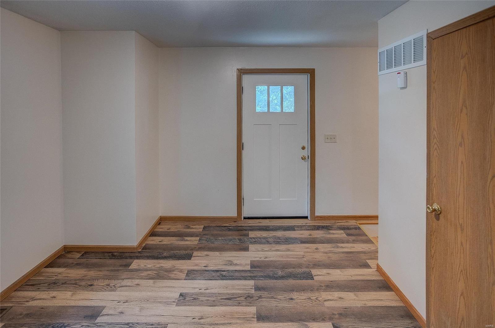 8668 Pin Oak Road Edwardsville, IL 62025 - Photo 2 of 40 Gallery Image 2