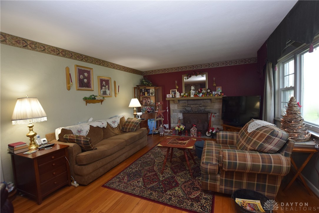 5889 Troy Road Springfield, OH 45502 - Photo 5 of 27 Gallery Image 5