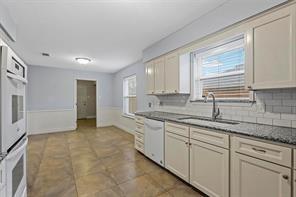 14722 Overview Drive Dallas, TX 75254 - Photo 11 of 40
