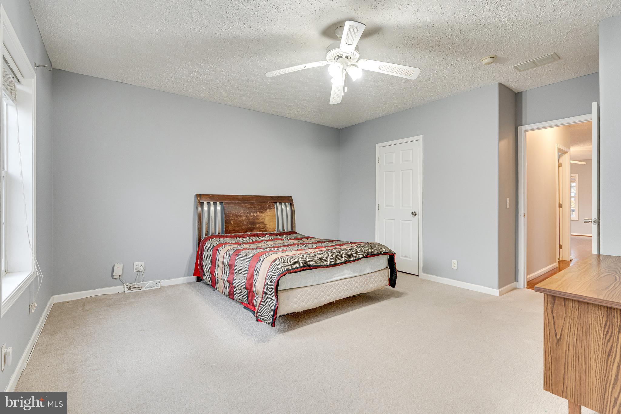 14640 Lufthansa Circle Chantilly, VA 20151 - Photo 17 of 35 Primary suite