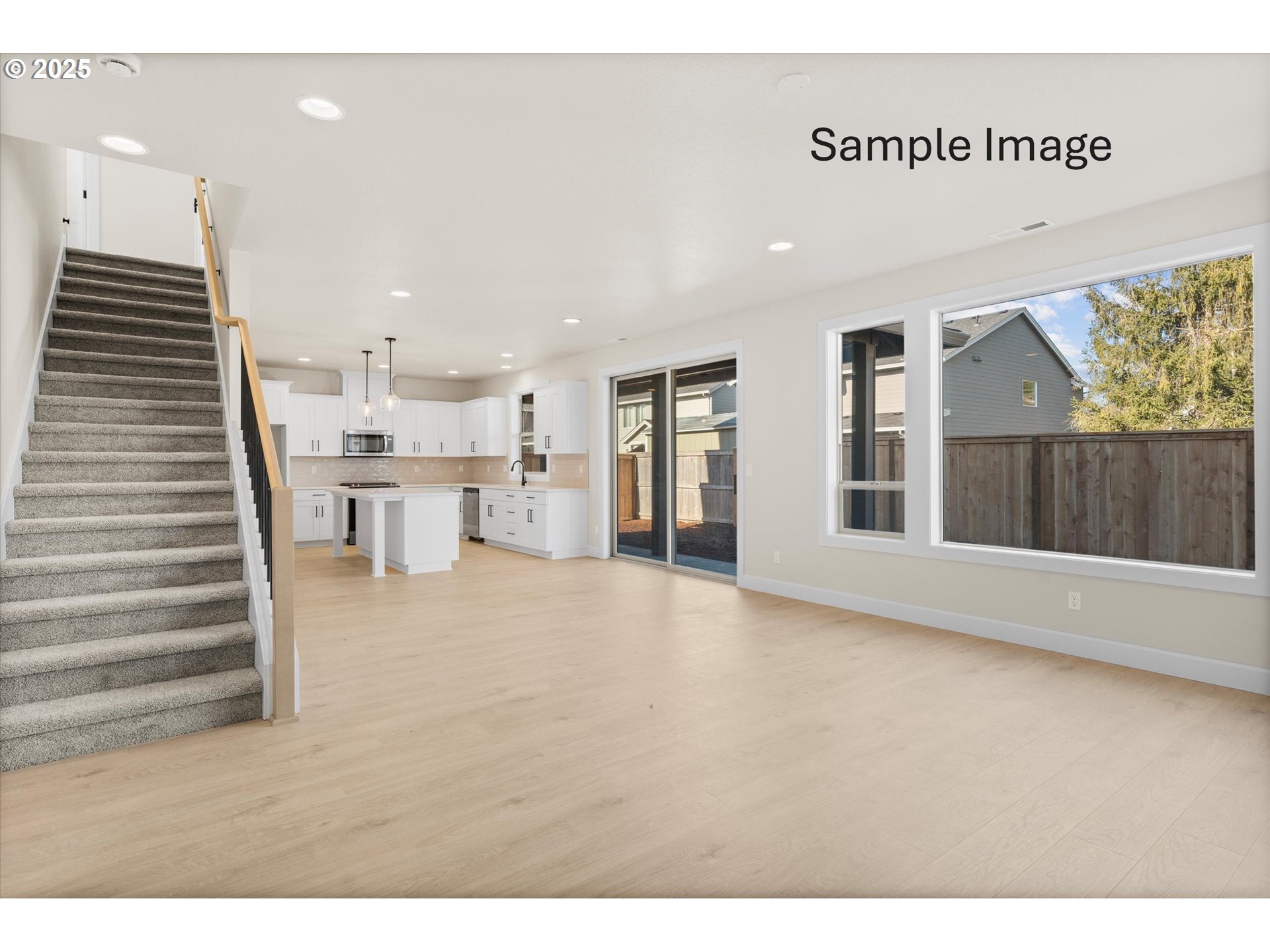 844 Northeast 17th Avenue Canby, OR 97013 - Photo 8 of 39