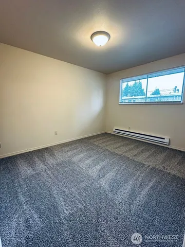 $1,900 | 21527 73rd Place West, Unit 4, Edmonds, WA 98026