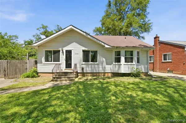 $119,900 | 28640 Oakwood Street, Inkster, MI 48141