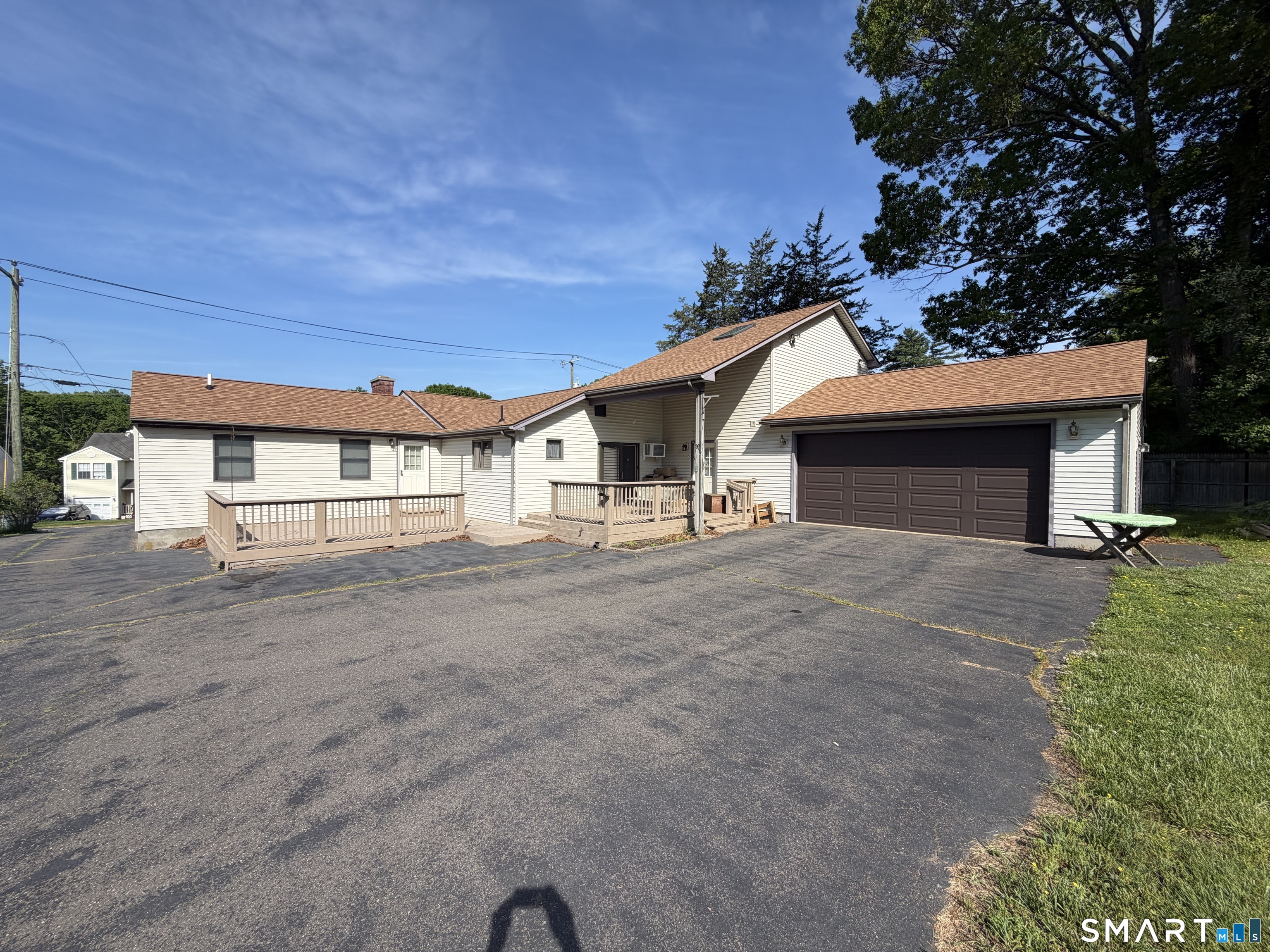 232 Lakeside Boulevard East Waterbury, CT 06708 - Photo 3 of 22