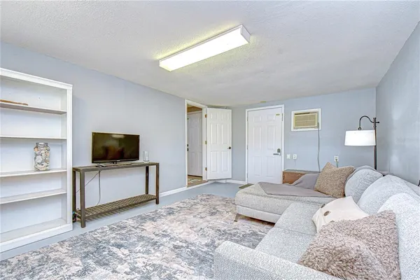 $600,000 | 1216 Brandon Lakes Avenue, Valrico, FL 33594