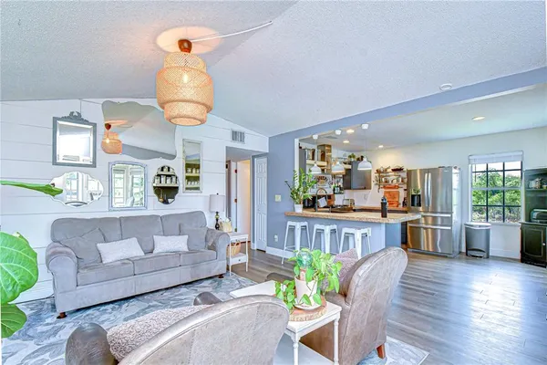 $600,000 | 1216 Brandon Lakes Avenue, Valrico, FL 33594