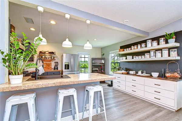 $600,000 | 1216 Brandon Lakes Avenue, Valrico, FL 33594