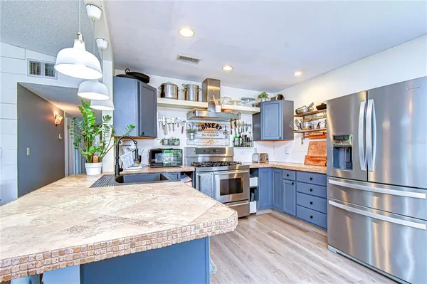 $600,000 | 1216 Brandon Lakes Avenue, Valrico, FL 33594