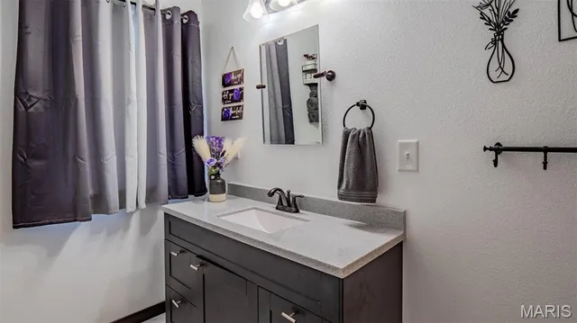 $484,000 | 2101 Vly Crk Drive, Owensville, MO 65066