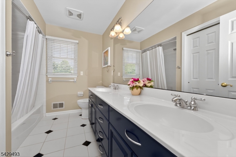 38 Grove Farm Road Pittstown, NJ 08867 - Photo 33 of 46