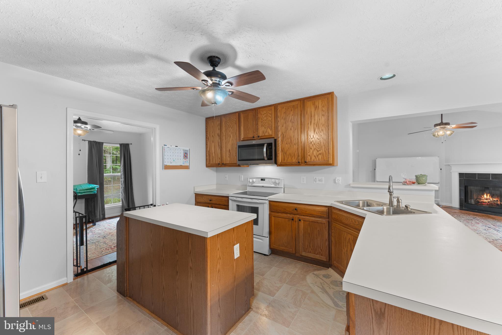 628 River Road Madison, VA 22727 - Photo 25 of 44 Island for extra work space