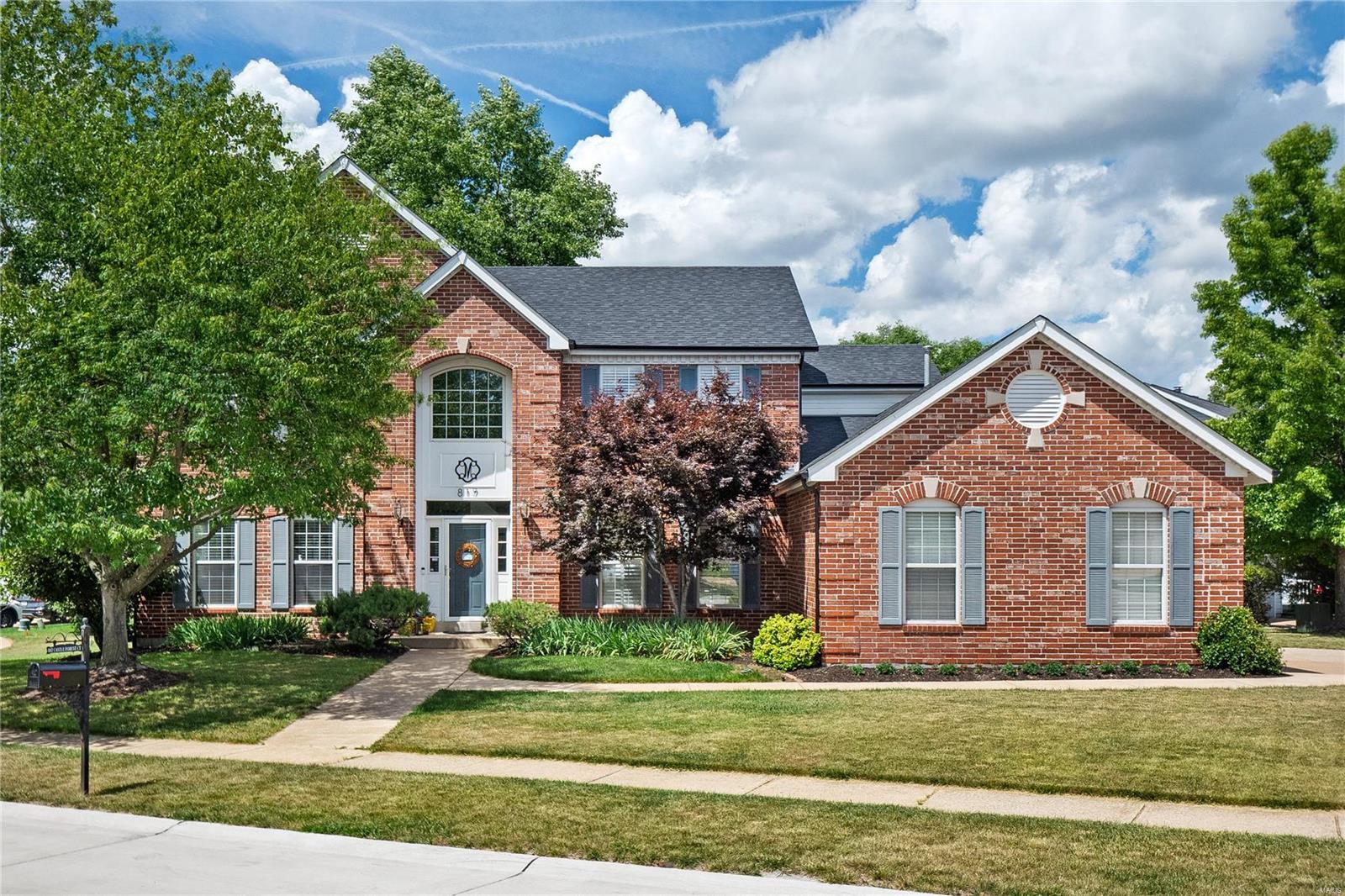 817 Castle Forest Court Ballwin, MO 63021 - Photo 2 of 68