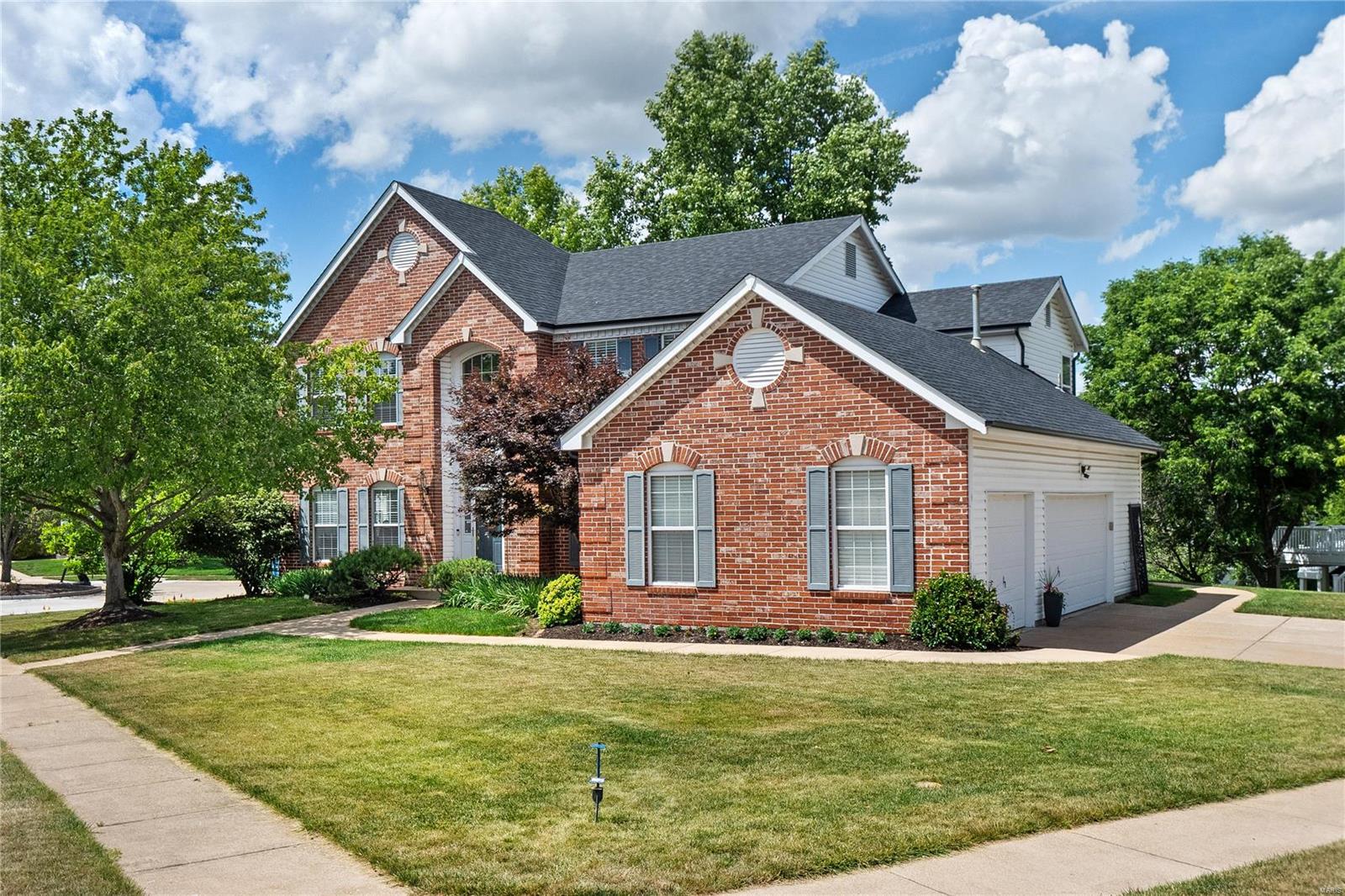 817 Castle Forest Court Ballwin, MO 63021 - Photo 4 of 68