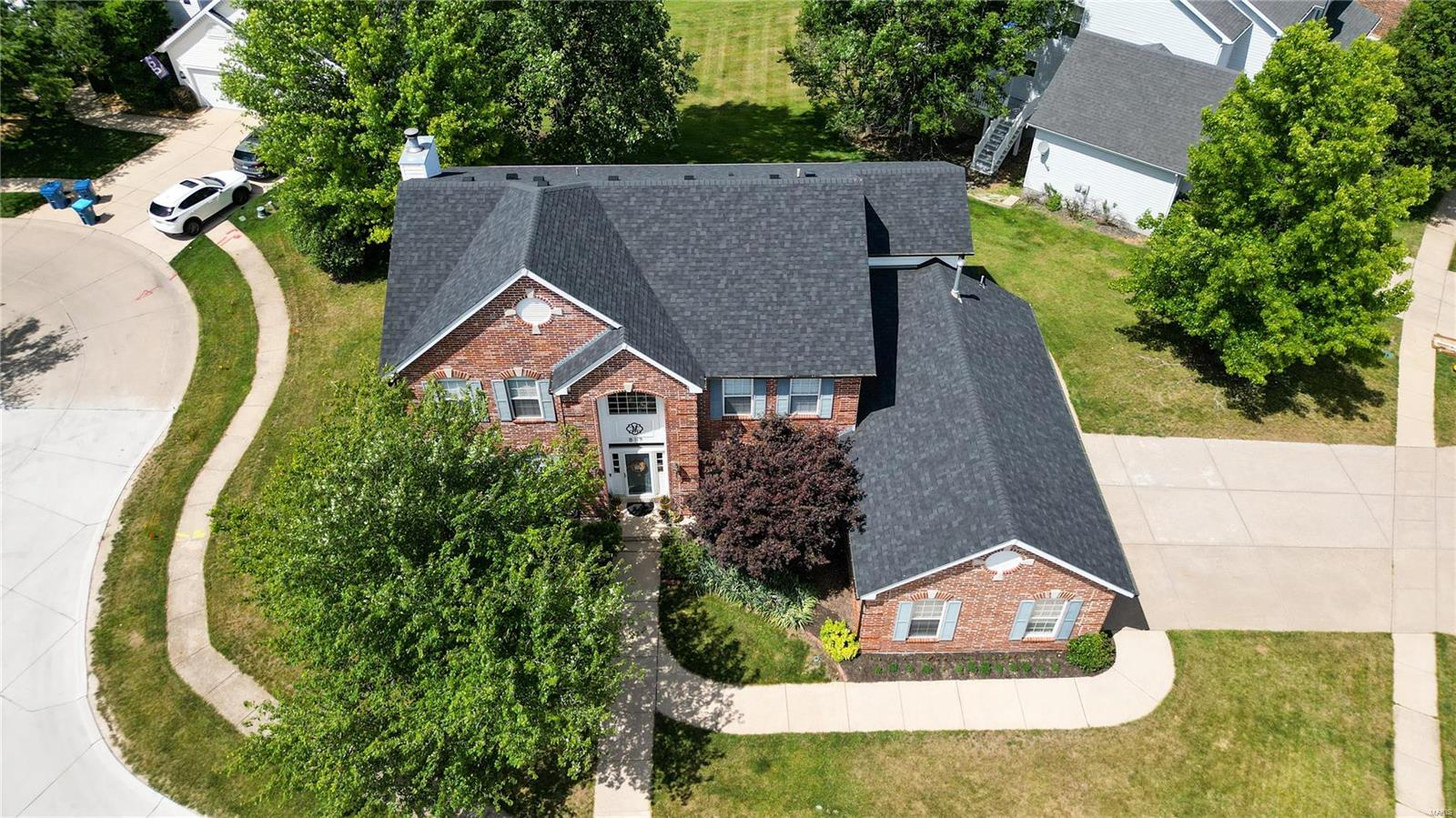 817 Castle Forest Court Ballwin, MO 63021 - Photo 6 of 68