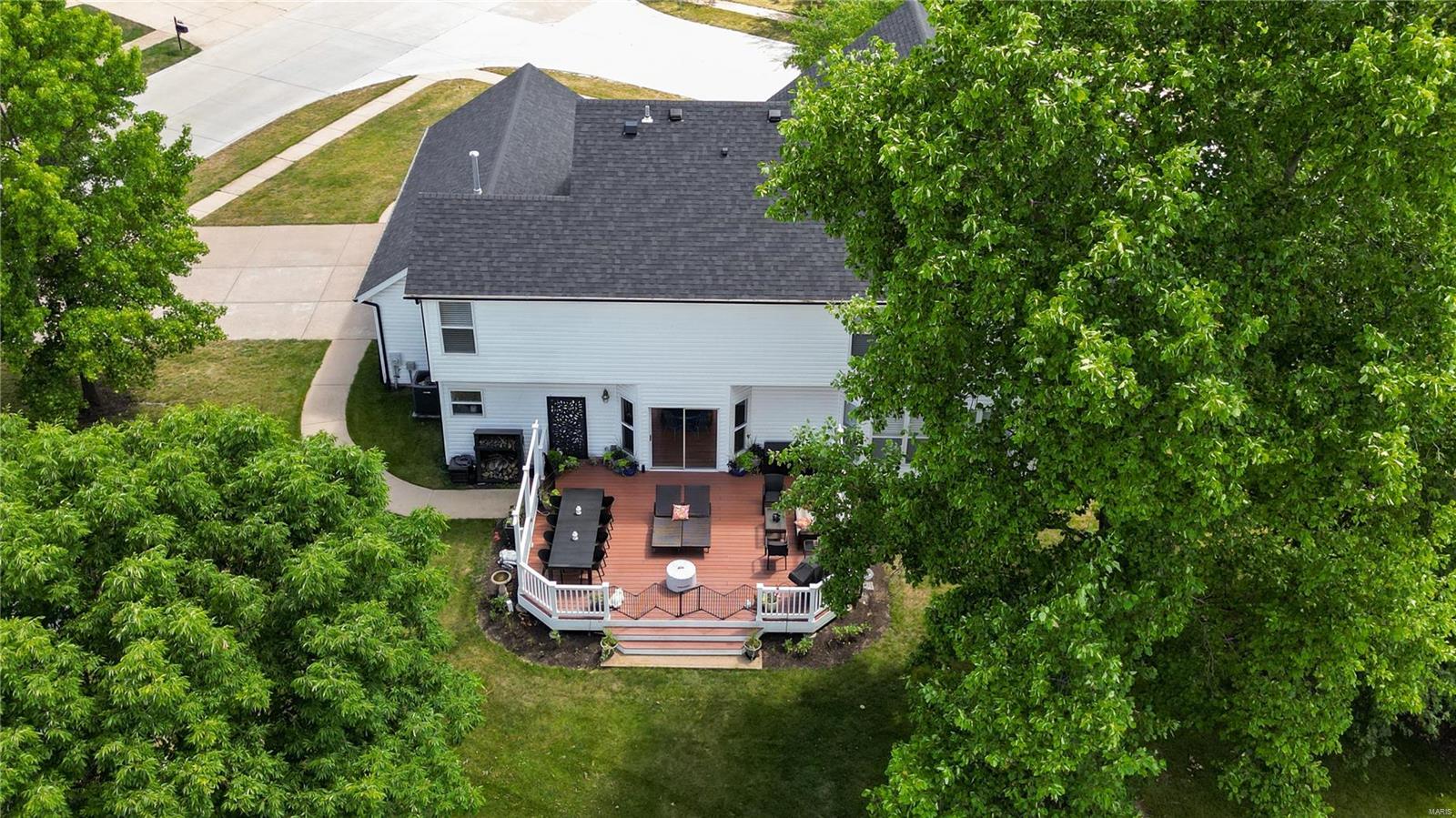 817 Castle Forest Court Ballwin, MO 63021 - Photo 10 of 68