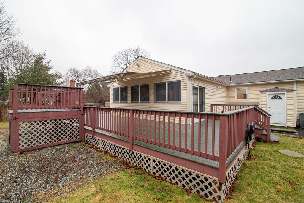 59 Nelson Road Cranston, RI 02921 - Photo 3 of 37 Gallery Image 3