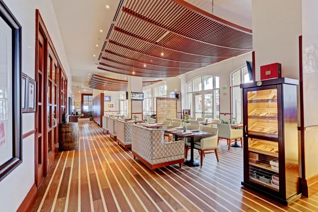 $650,000 | 3800 North Ocean Drive, Unit 505, Singer Island, FL 33404