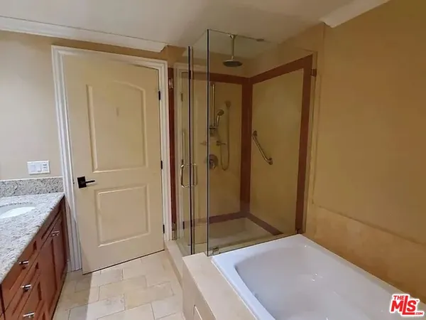 $4,250 | 1135 South Shenandoah Street, Unit A, Los Angeles, CA 90035