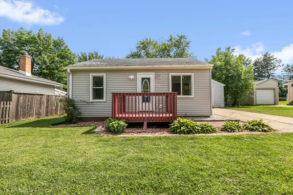 $225,000 | 18927 West Old Plank Road, Grayslake, IL 60030