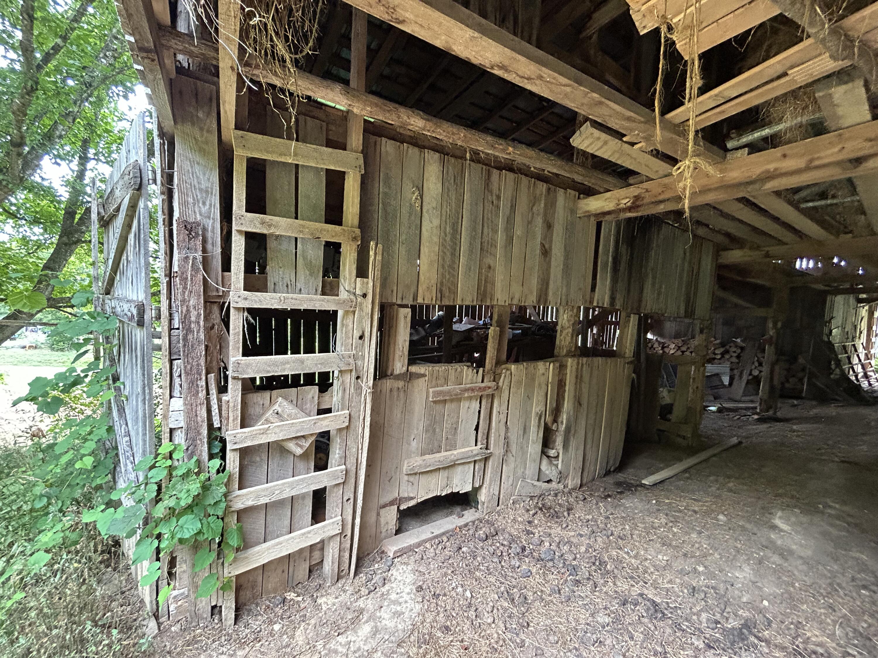 357 Sizemore Road Monticello, KY 42633 - Photo 46 of 50 Barn
