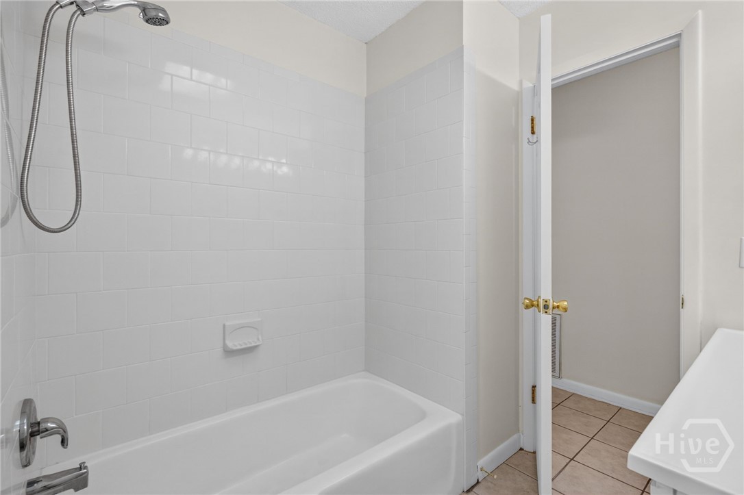 119 Wassaw Road Savannah, GA 31410 - Photo 25 of 56 Bathroom with Shower/tub