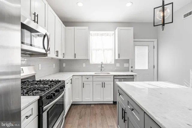 $3,000 | 2122 Sears Street, Philadelphia, PA 19146