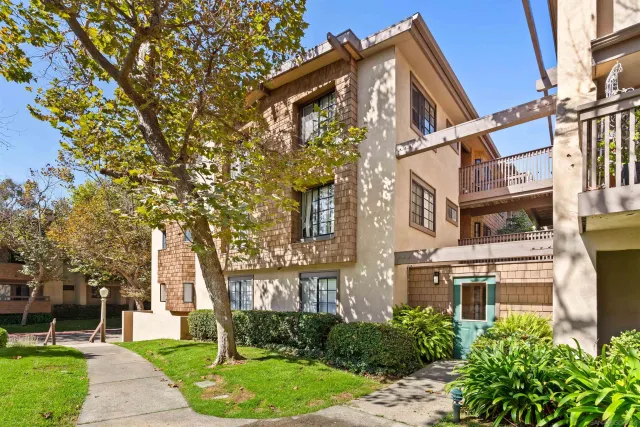 $849,000 | 8870 Villa La Jolla Drive, Unit 210, La Jolla, CA 92037