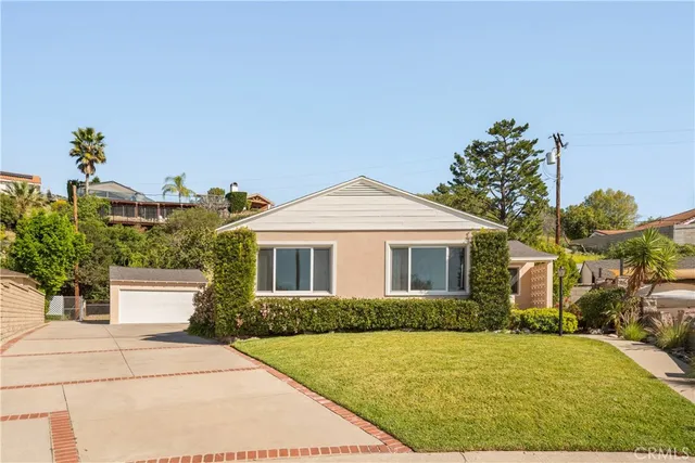 $1,249,000 | 2324 Harold Circle, Burbank, CA 91504