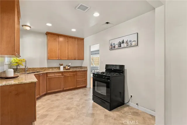 $1,249,000 | 2324 Harold Circle, Burbank, CA 91504