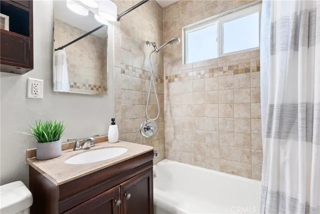 $1,249,000 | 2324 Harold Circle, Burbank, CA 91504