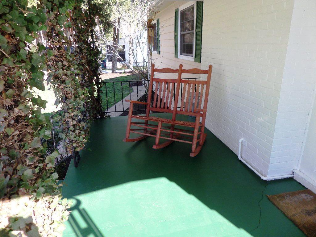 137 Georgia Avenue Oak Ridge, TN 37830 - Photo 11 of 30 Covered Patio