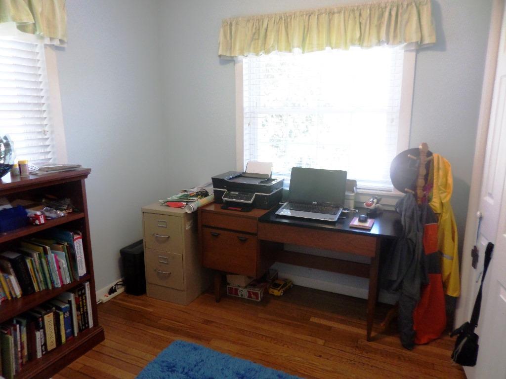 137 Georgia Avenue Oak Ridge, TN 37830 - Photo 19 of 30 Third Bedroom