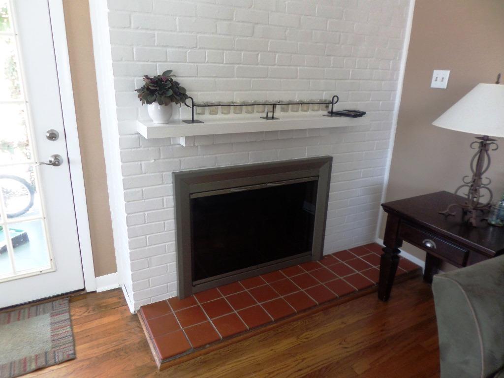 137 Georgia Avenue Oak Ridge, TN 37830 - Photo 10 of 30 Fireplace