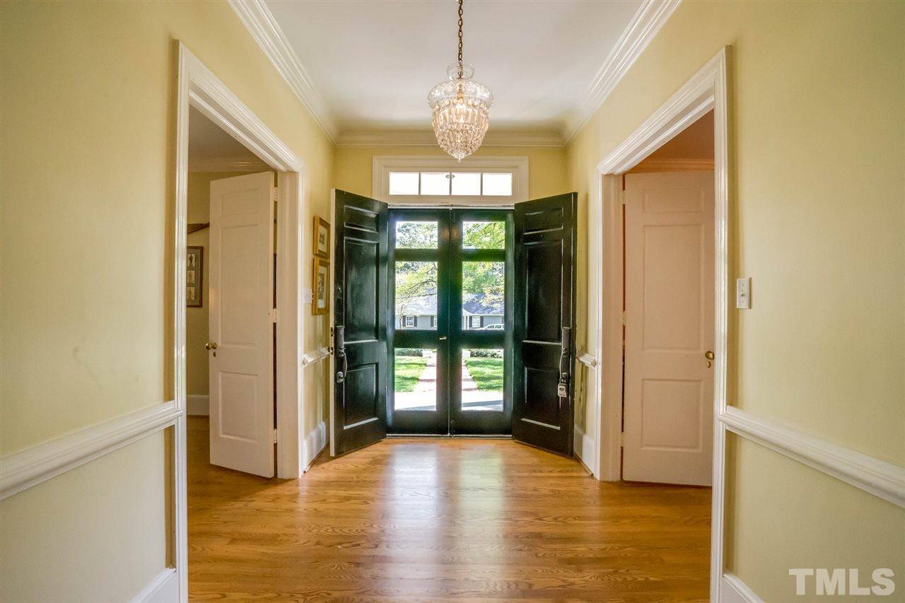 700 Yarmouth Road Raleigh, NC 27607 - Photo 6 of 25 a view of an entryway of the house