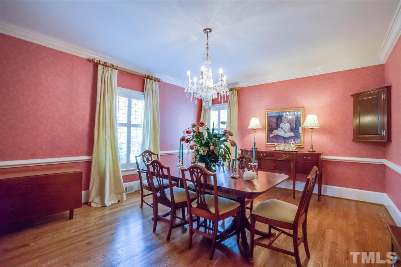 700 Yarmouth Road Raleigh, NC 27607 - Photo 9 of 25 a dining room with furniture and window