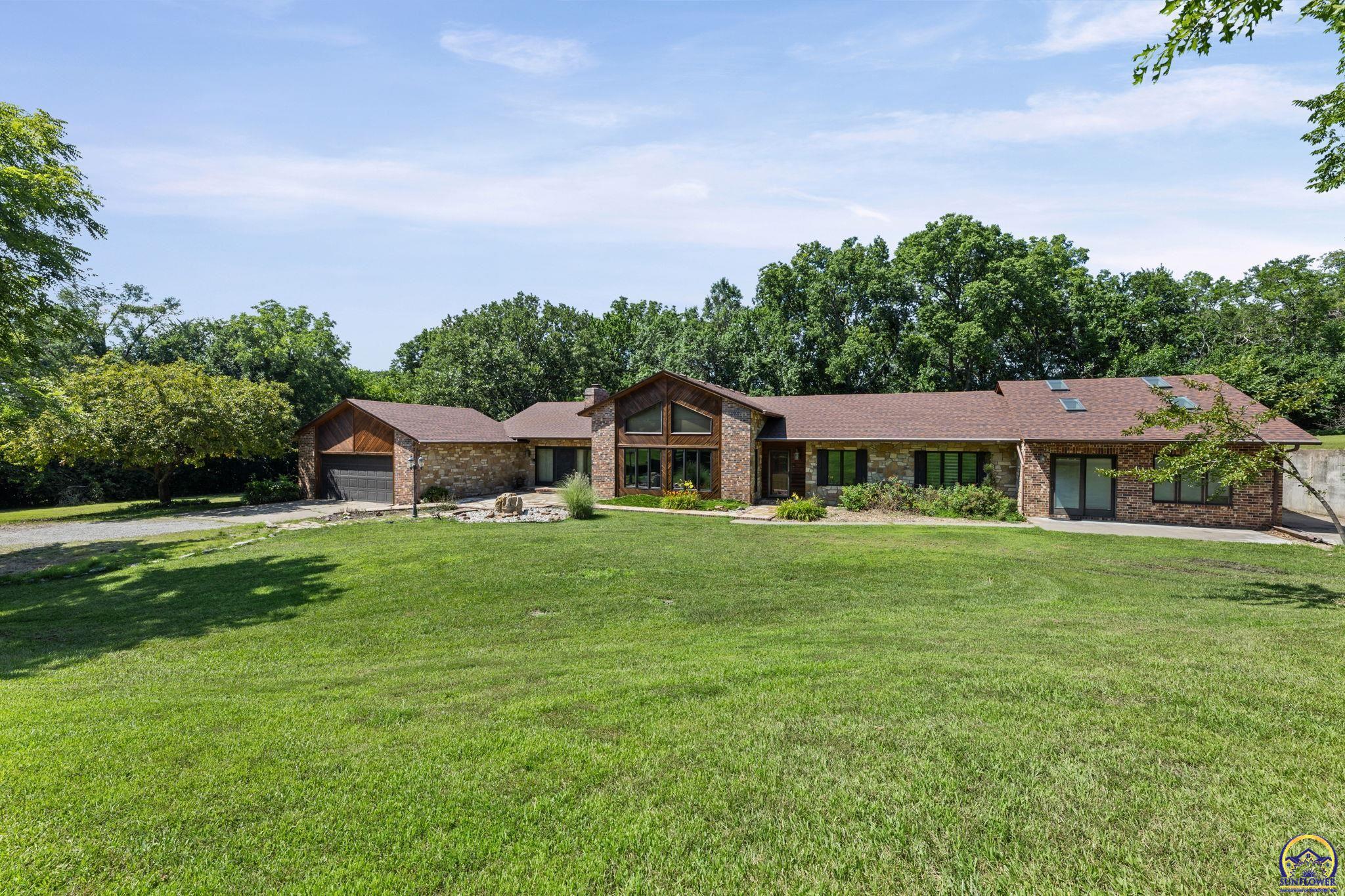 3840 Northeast Kimbal Road Topeka, KS 66617 - Photo 2 of 48 Gallery Image 2