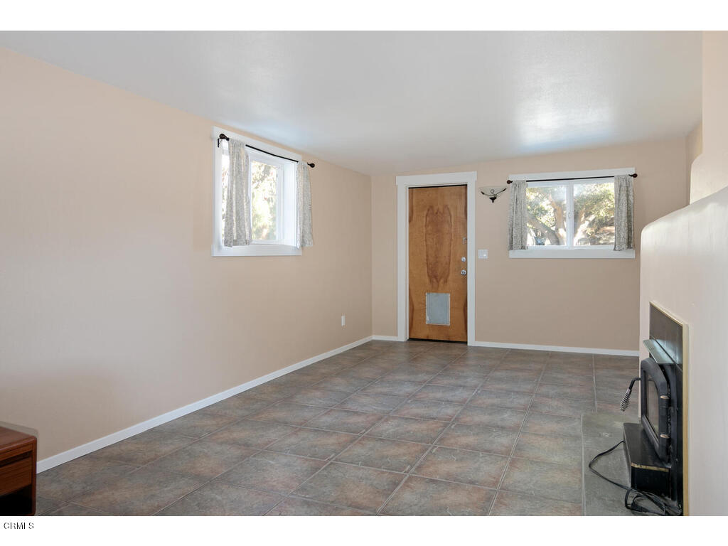 564 Burnham Road Oak View, CA 93022 - Photo 13 of 37 a view of an empty room with a window