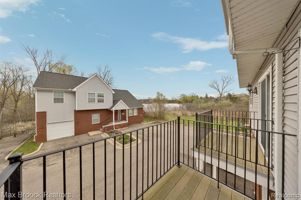 2036 Decker Road Walled Lake, MI 48390 - Photo 36 of 40