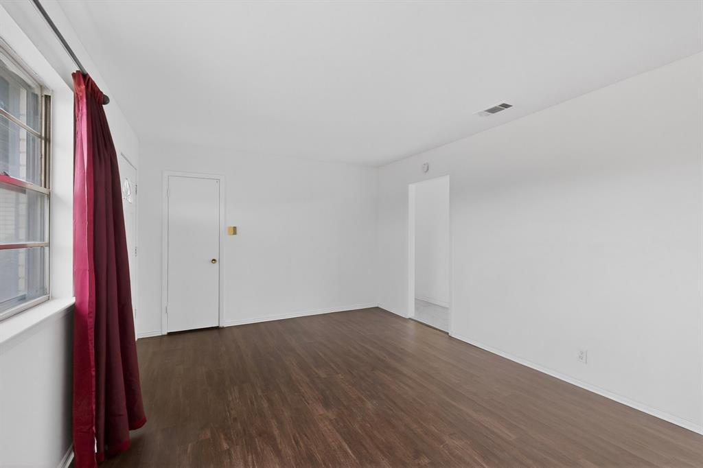 4429 Berke Road Fort Worth, TX 76115 - Photo 5 of 22 Gallery Image 5