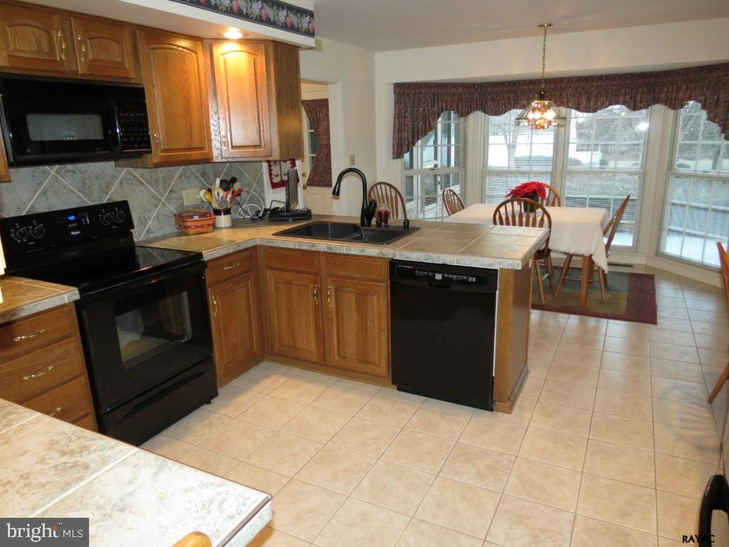 3680 Cheltenham Road York, PA 17402 - Photo 9 of 36 Gallery Image 9