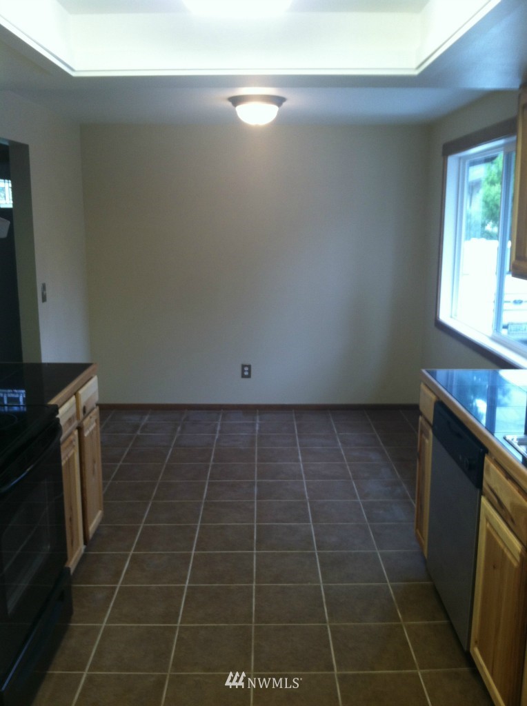 227 161st Place Southeast Bothell, WA 98012 - Photo 3 of 10