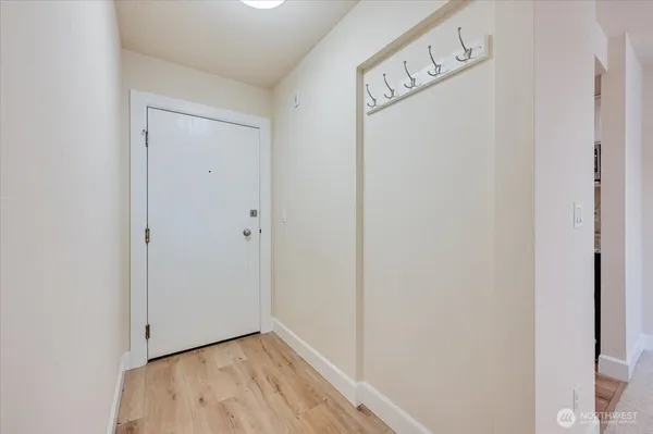 $399,950 | 14600 Northeast 32nd Street, Unit I16, Bellevue, WA 98007