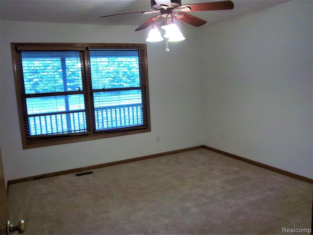 5868 Lovejoy Road Perry, MI 48872 - Photo 16 of 32