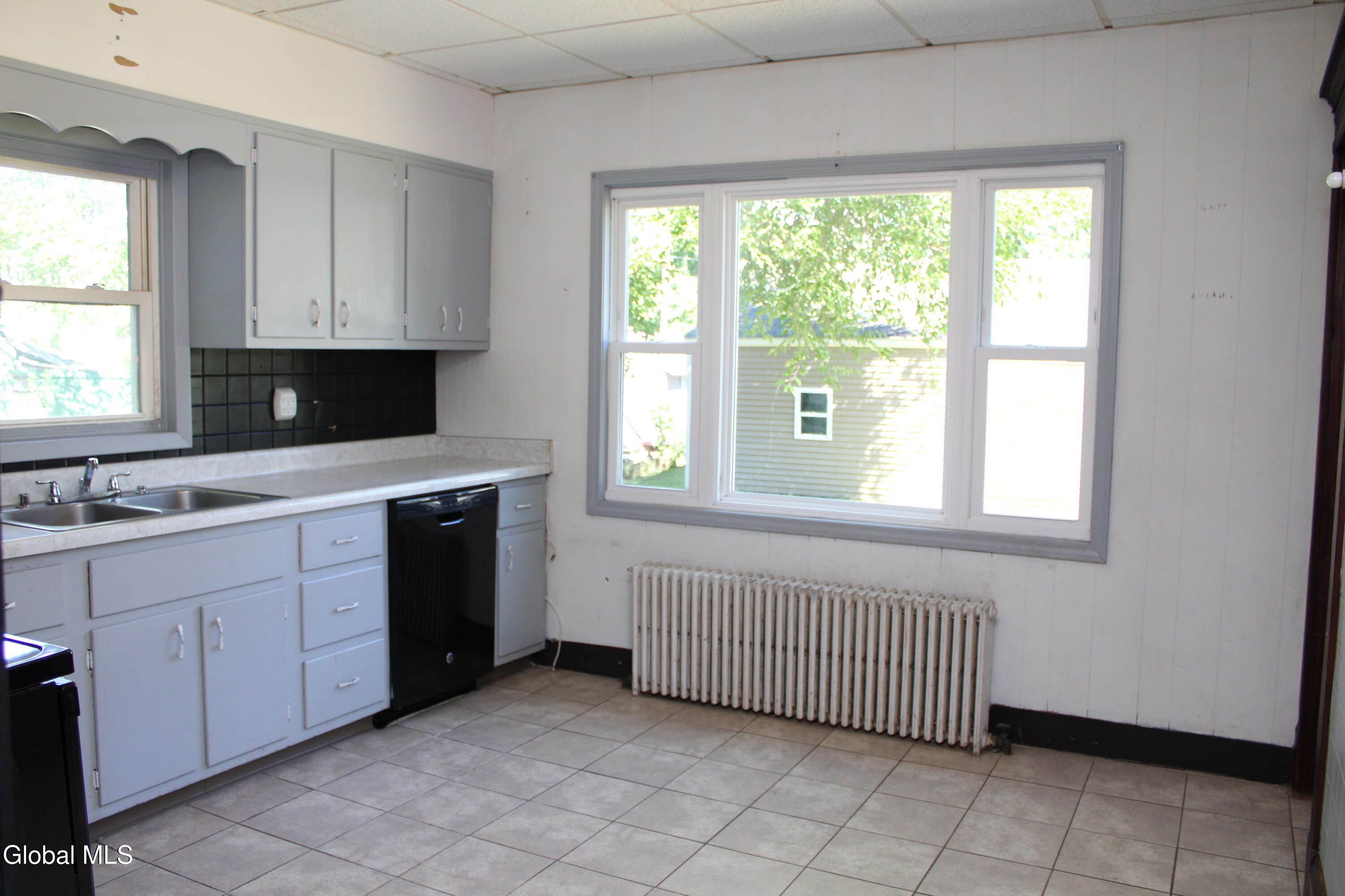107 3rd Avenue Rensselaer, NY 12144 - Photo 16 of 46 14