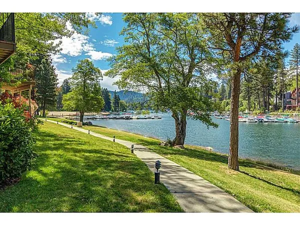 $850,000 | 27821 Peninsula Drive, Unit 330, Lake Arrowhead, CA 92352