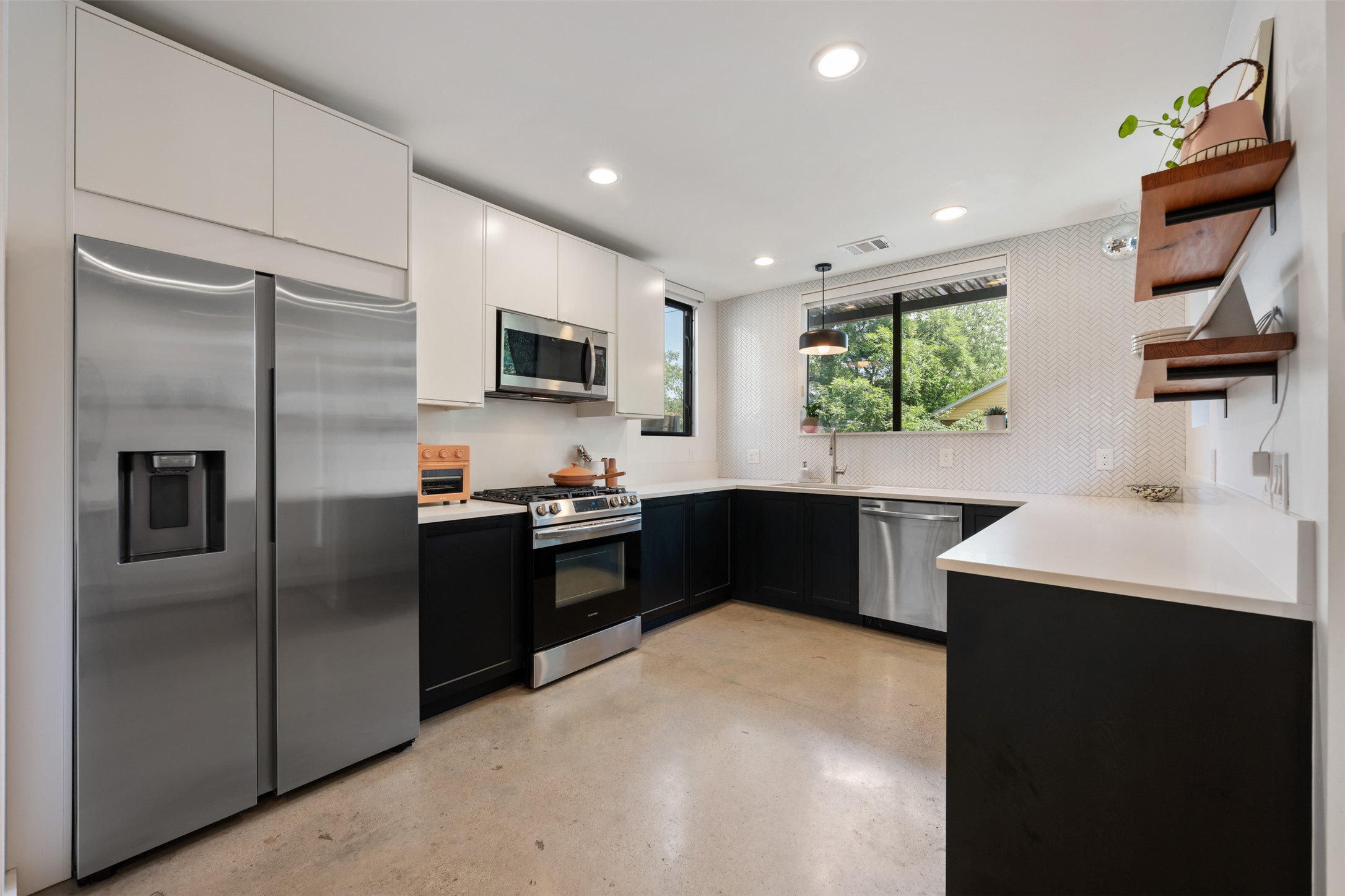 1114 East 3rd Street, Unit 1 Austin, TX 78702 - Photo 14 of 39